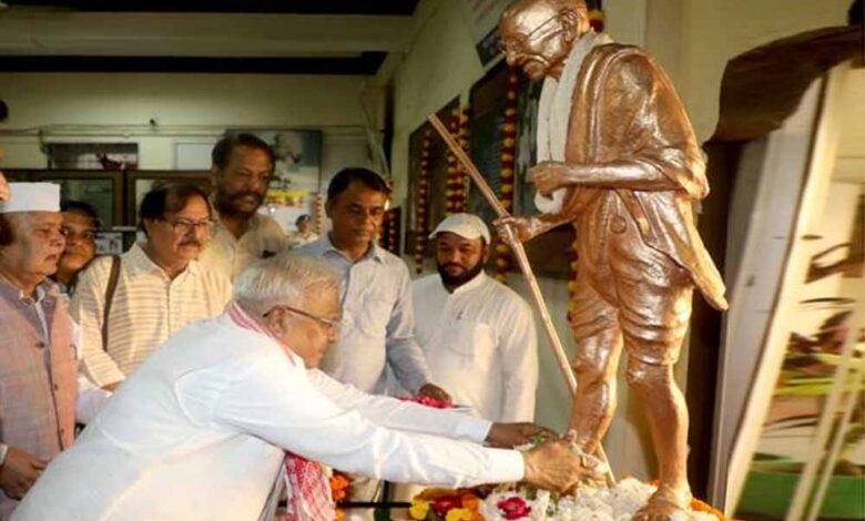 गांधी जी के जीवन आदर्श हमारे सच्चे पथ प्रदर्शक : राज्यपाल पटेल